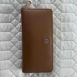 Tory Burch Zip continental wallet